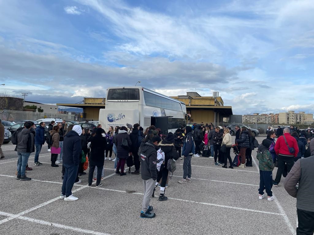 Studenti in partenza per visita ad Aushwitz