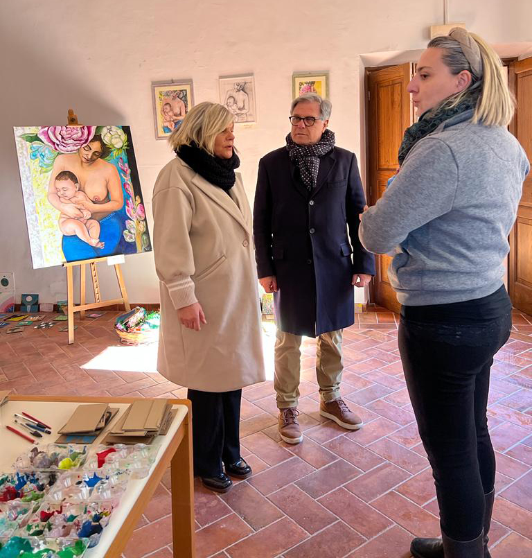 Sindaco Mantini, assessore Innamorato, artista Biagini