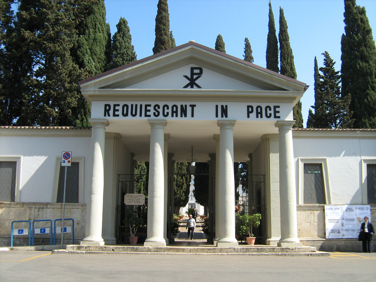 Ingresso Cimitero di Cisterna di Latina