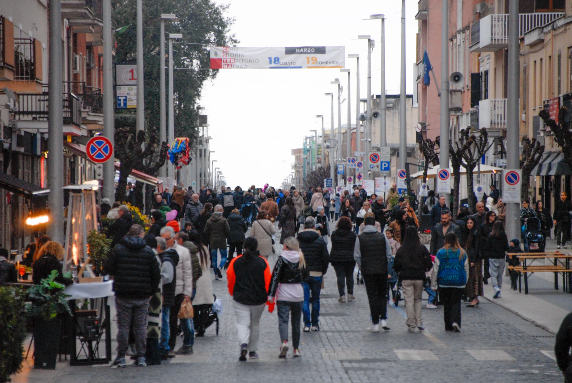 Corso della Repubblica affollato