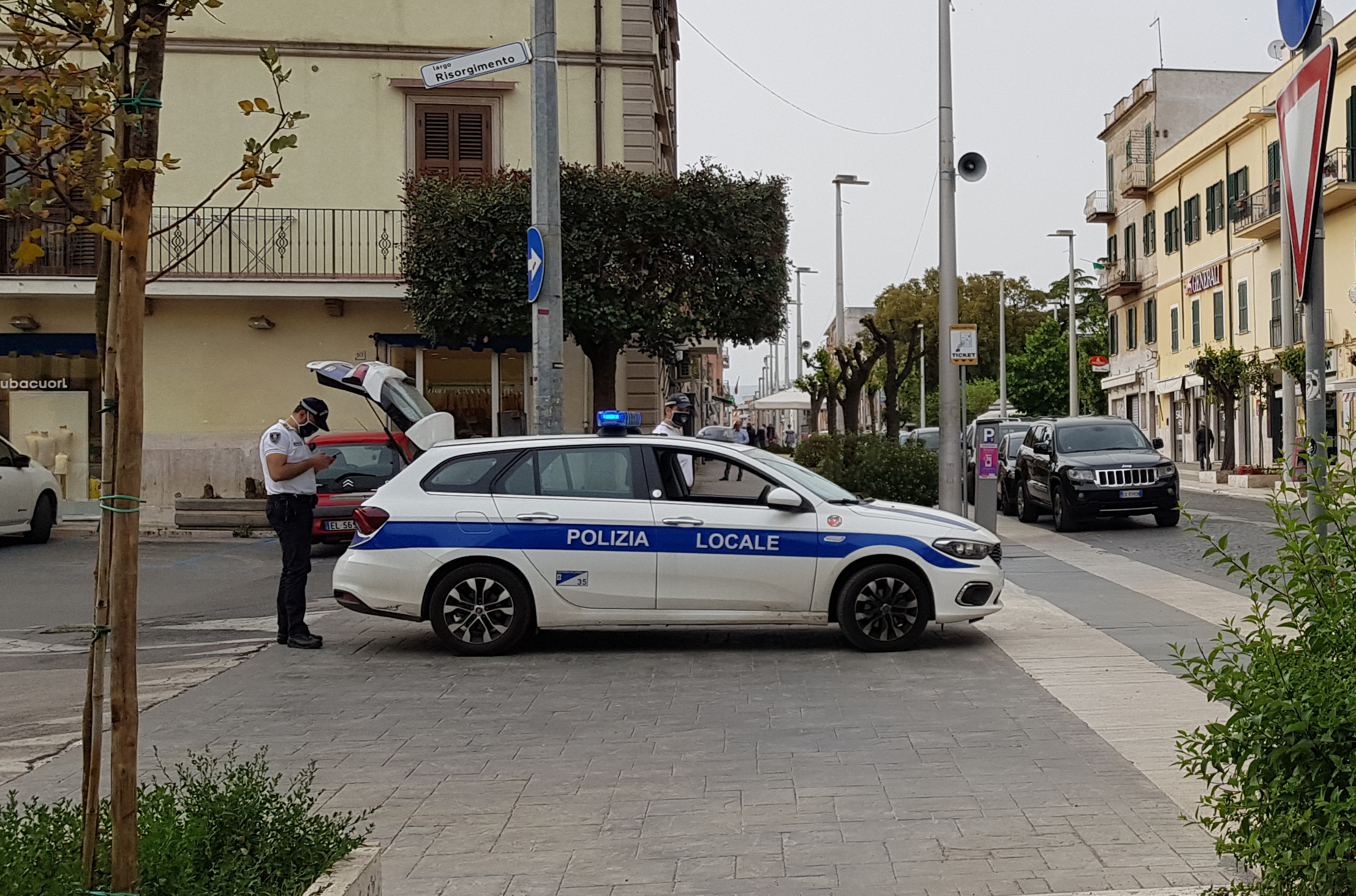 pattuglia polizia locale