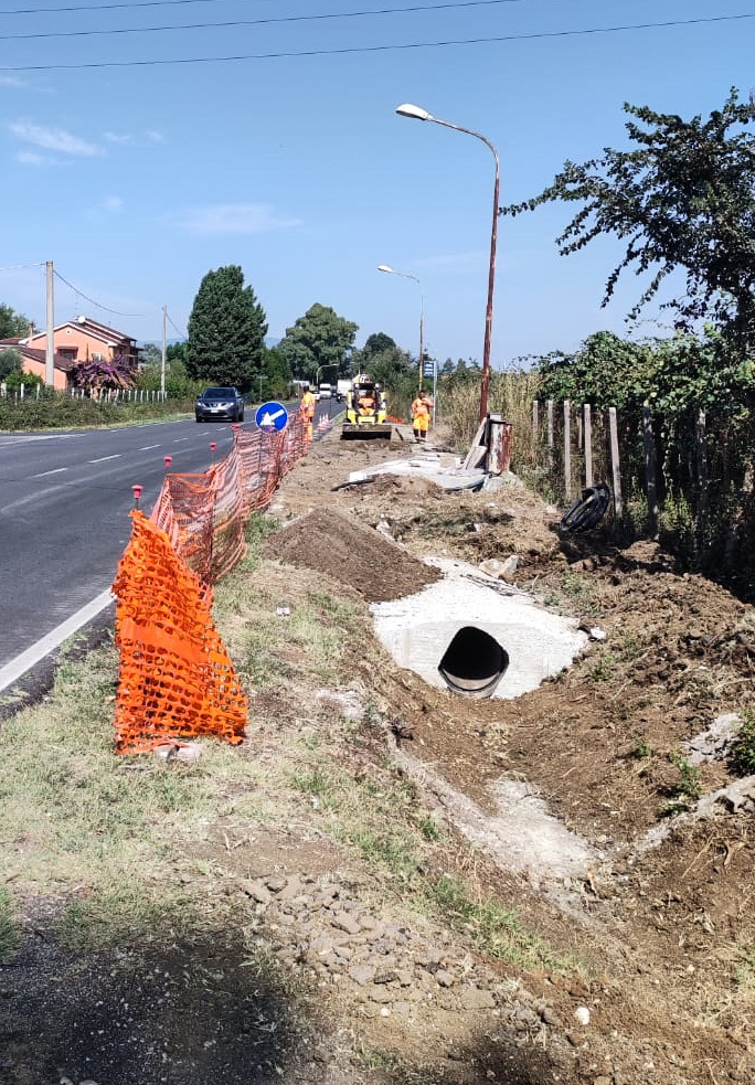 Lavori per fermata bus Borgo Flora - Strada Provinciale