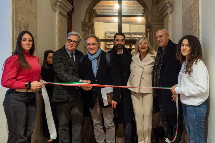 Taglio del nastro del Festival della Stampa d'Arte a Palazzo Caetani di Cisterna di Latina