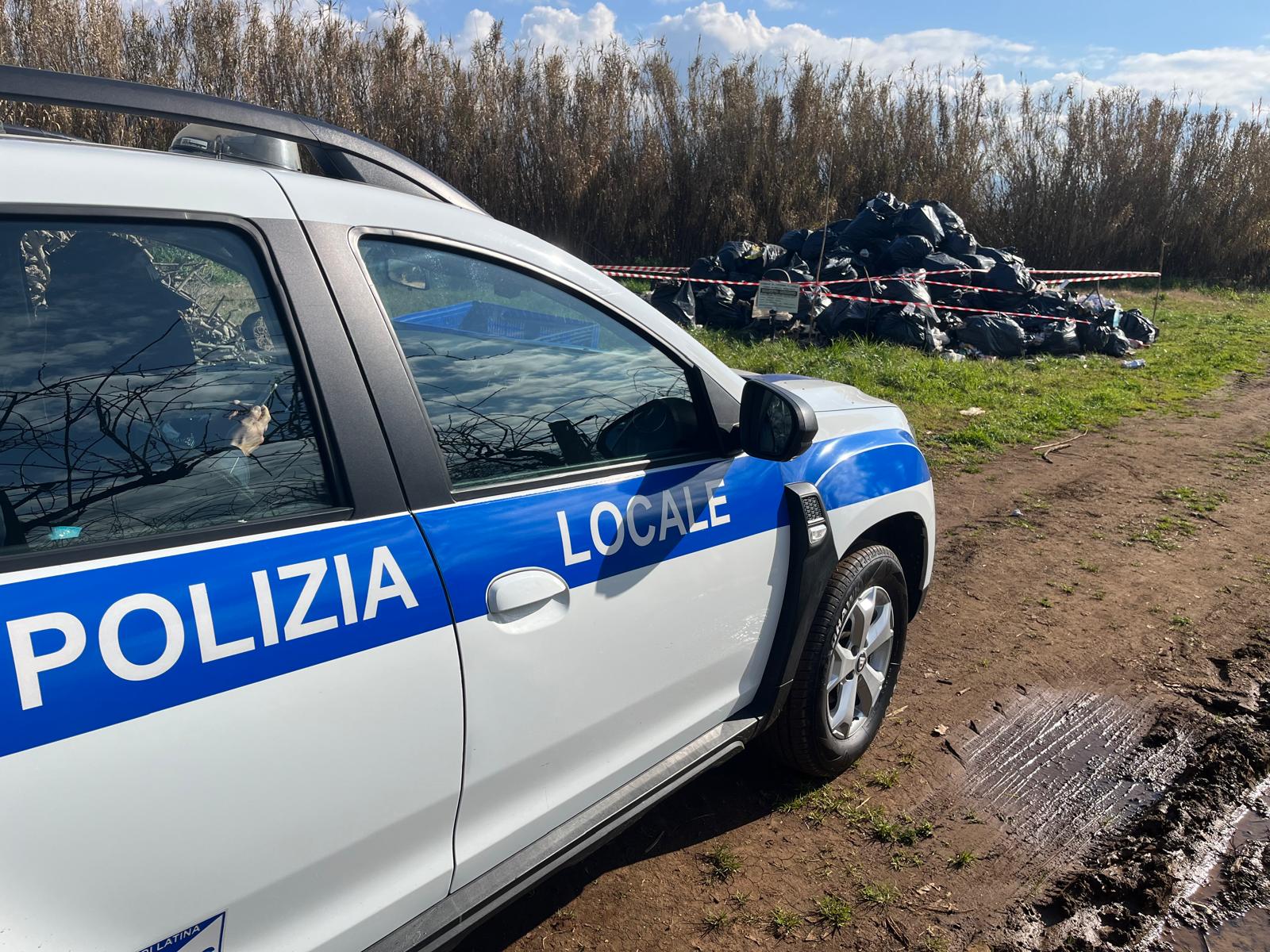 Rifiuti speciali abbandonati: la Polizia Locale  sequestra il terreno e denuncia il proprietario 